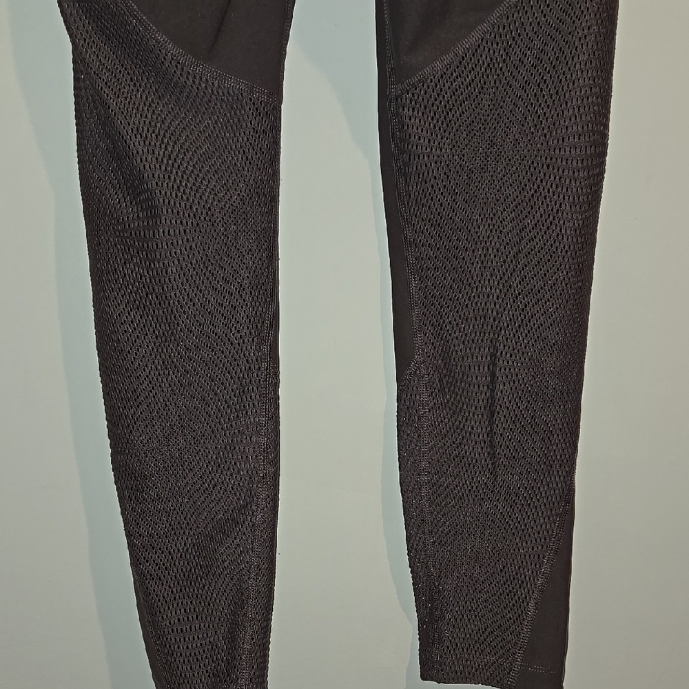 Under Armour Gray Leggings with Stretchy Fit and Wide Waistband - Picture 6 of 7